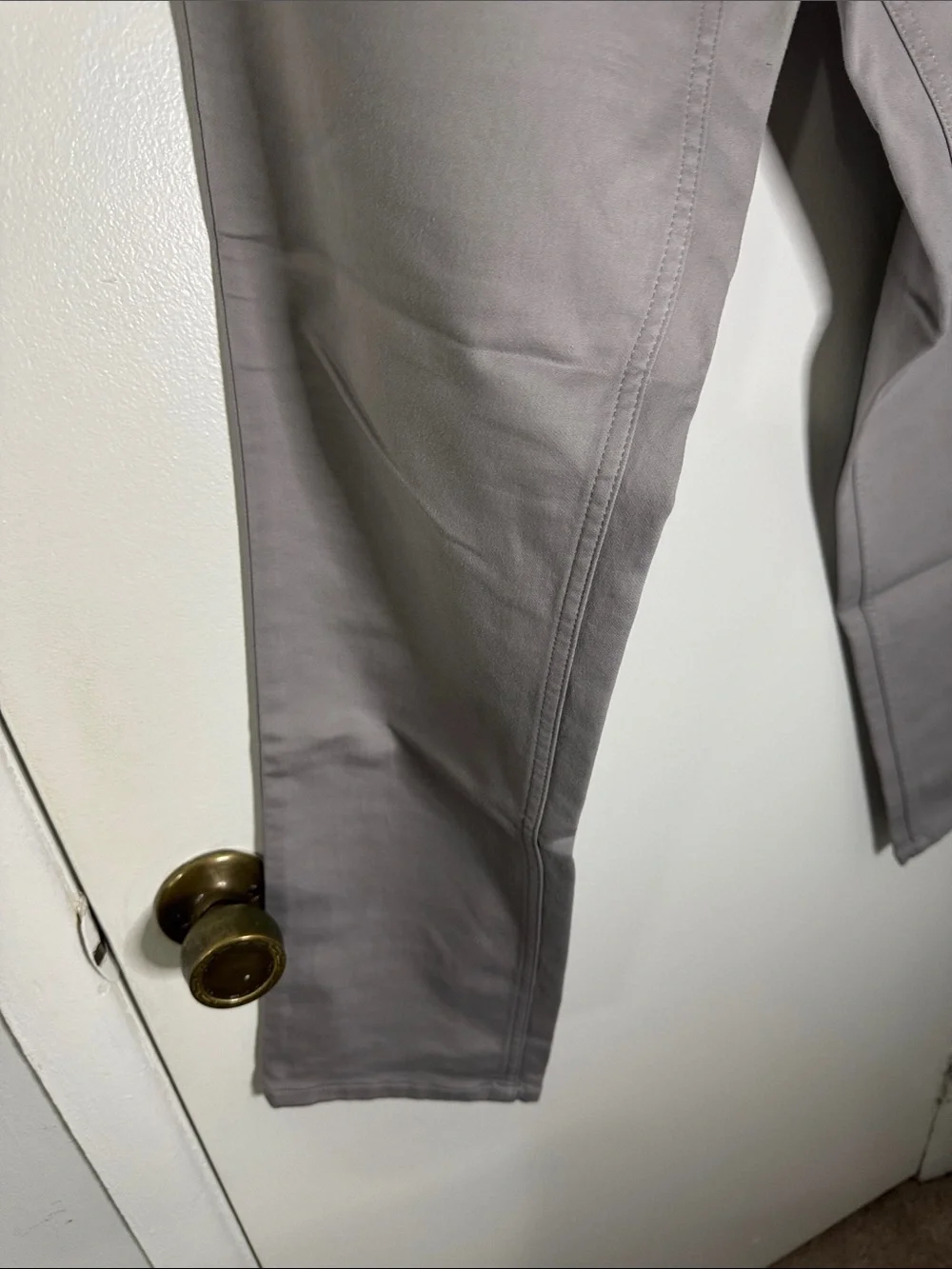 Banana Republic Men's 32x30 Light Gray Slim Traveler Pants